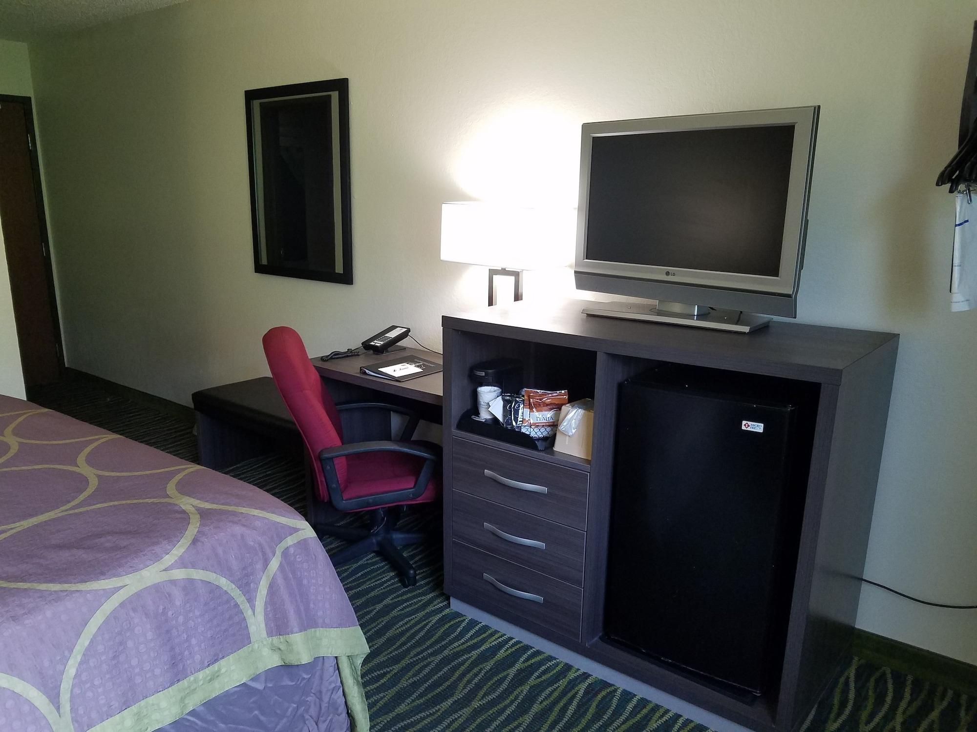 Super 8 By Wyndham Independence Kansas City Exterior photo
