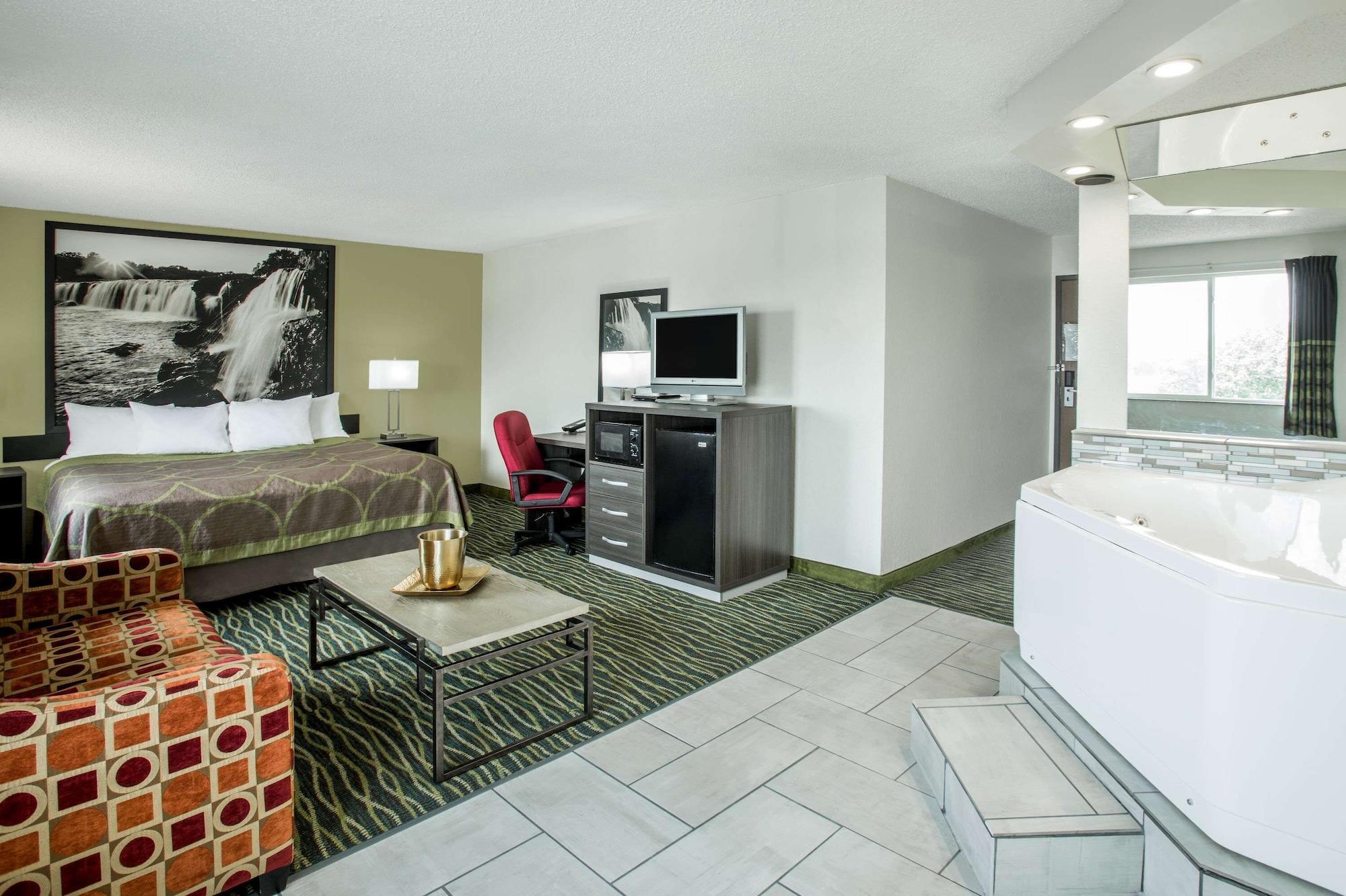Super 8 By Wyndham Independence Kansas City Exterior photo