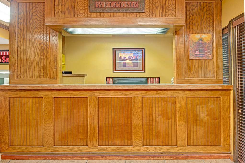 Super 8 By Wyndham Independence Kansas City Interior photo