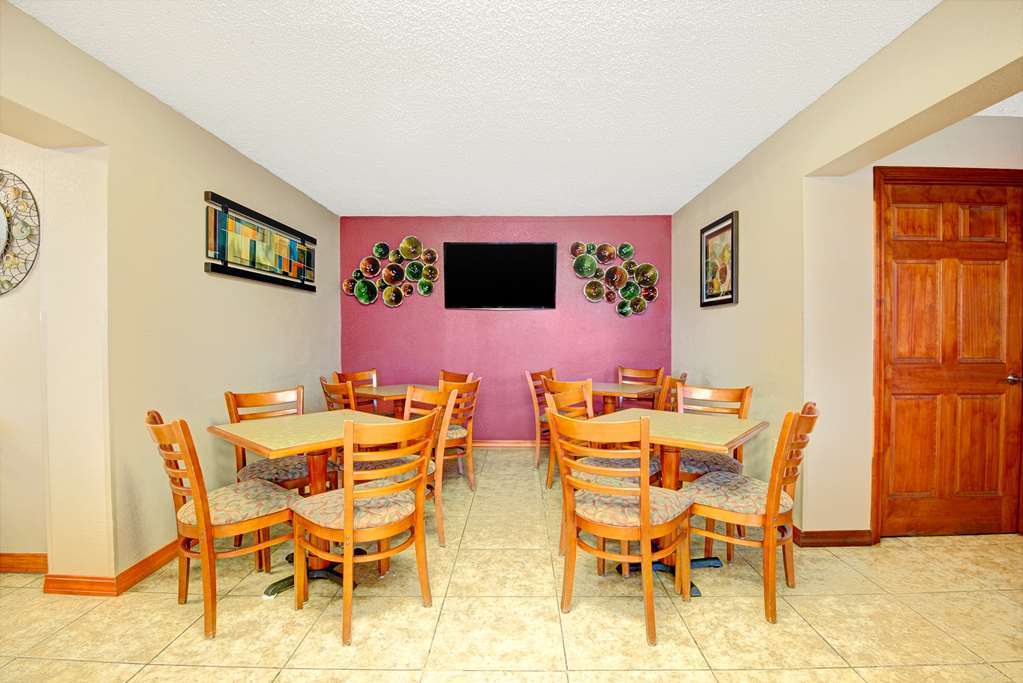Super 8 By Wyndham Independence Kansas City Restaurant photo